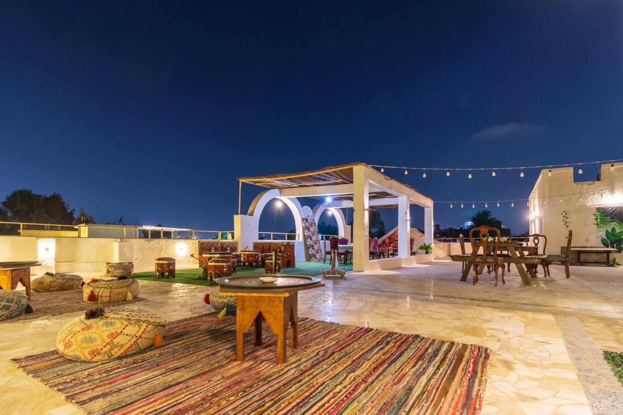 The Grand Pyramids View Hotel Kafret el-Gabal Extérieur photo