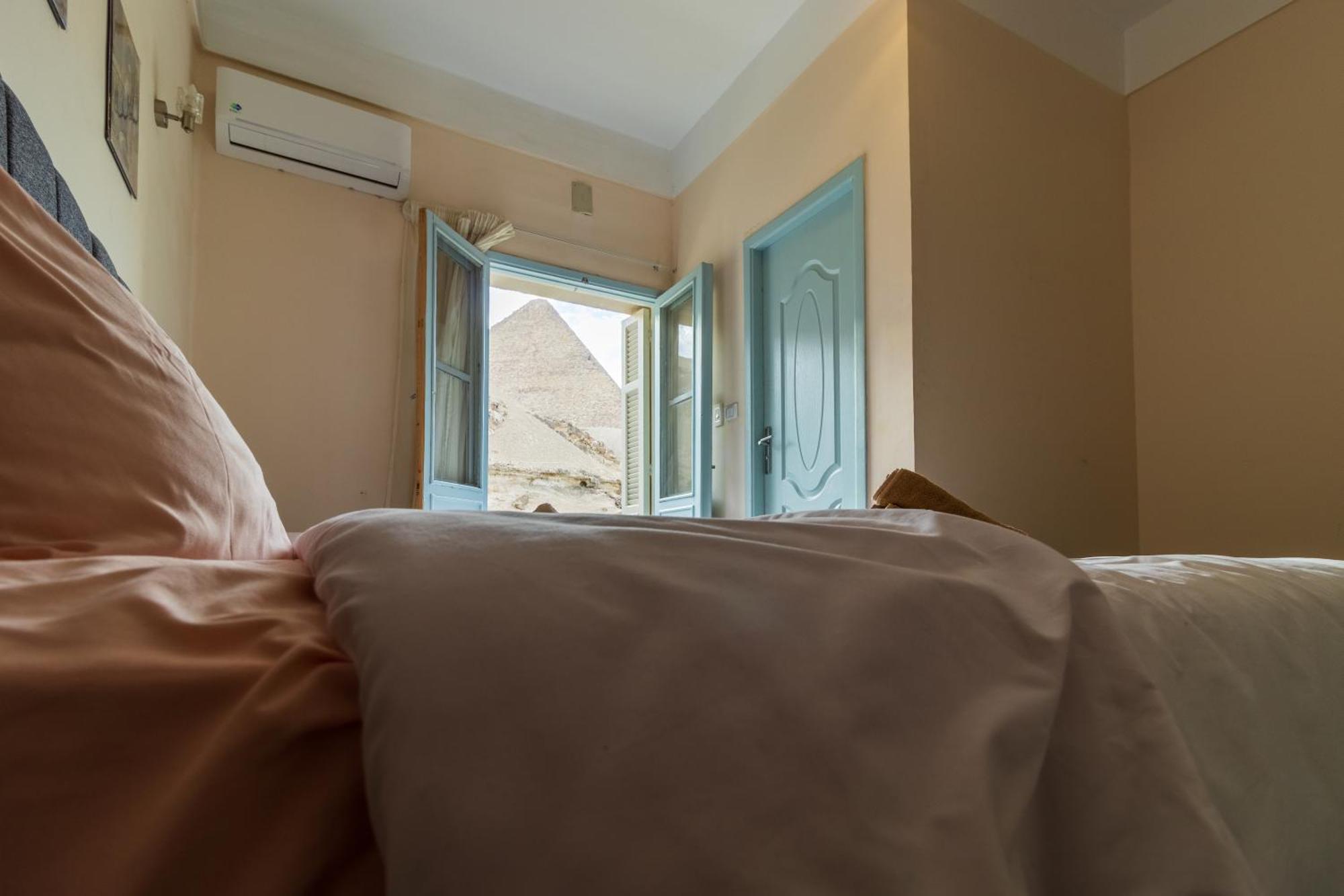 The Grand Pyramids View Hotel Kafret el-Gabal Chambre photo