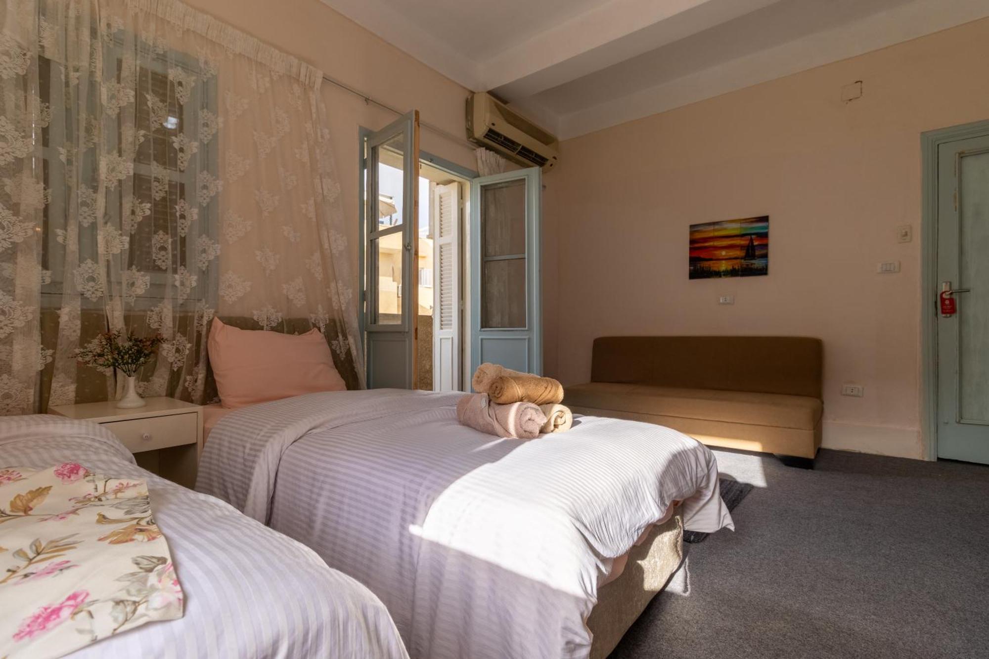 The Grand Pyramids View Hotel Kafret el-Gabal Chambre photo