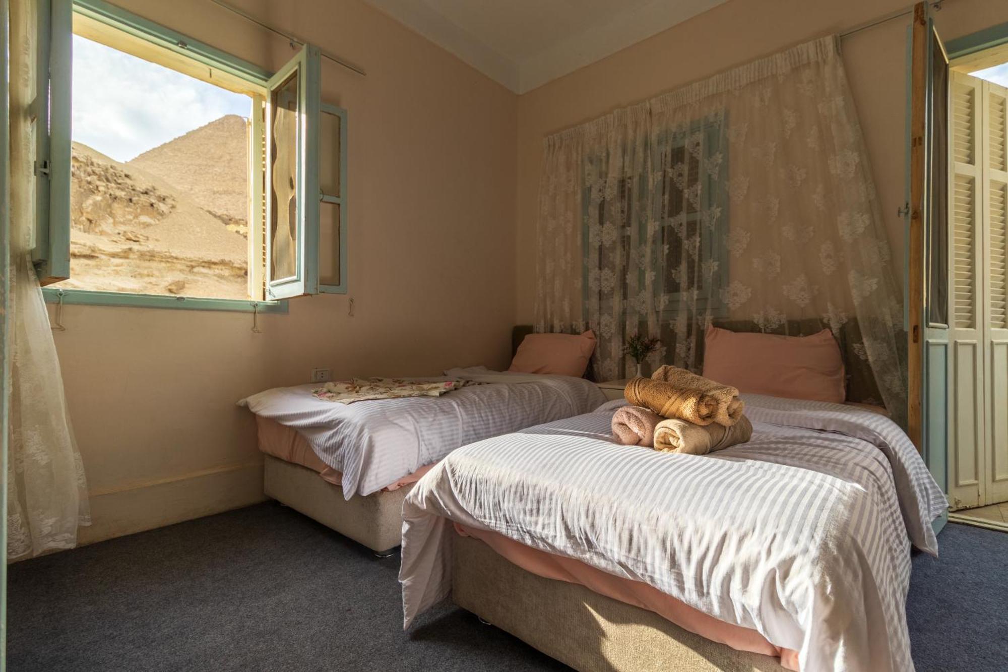 The Grand Pyramids View Hotel Kafret el-Gabal Chambre photo