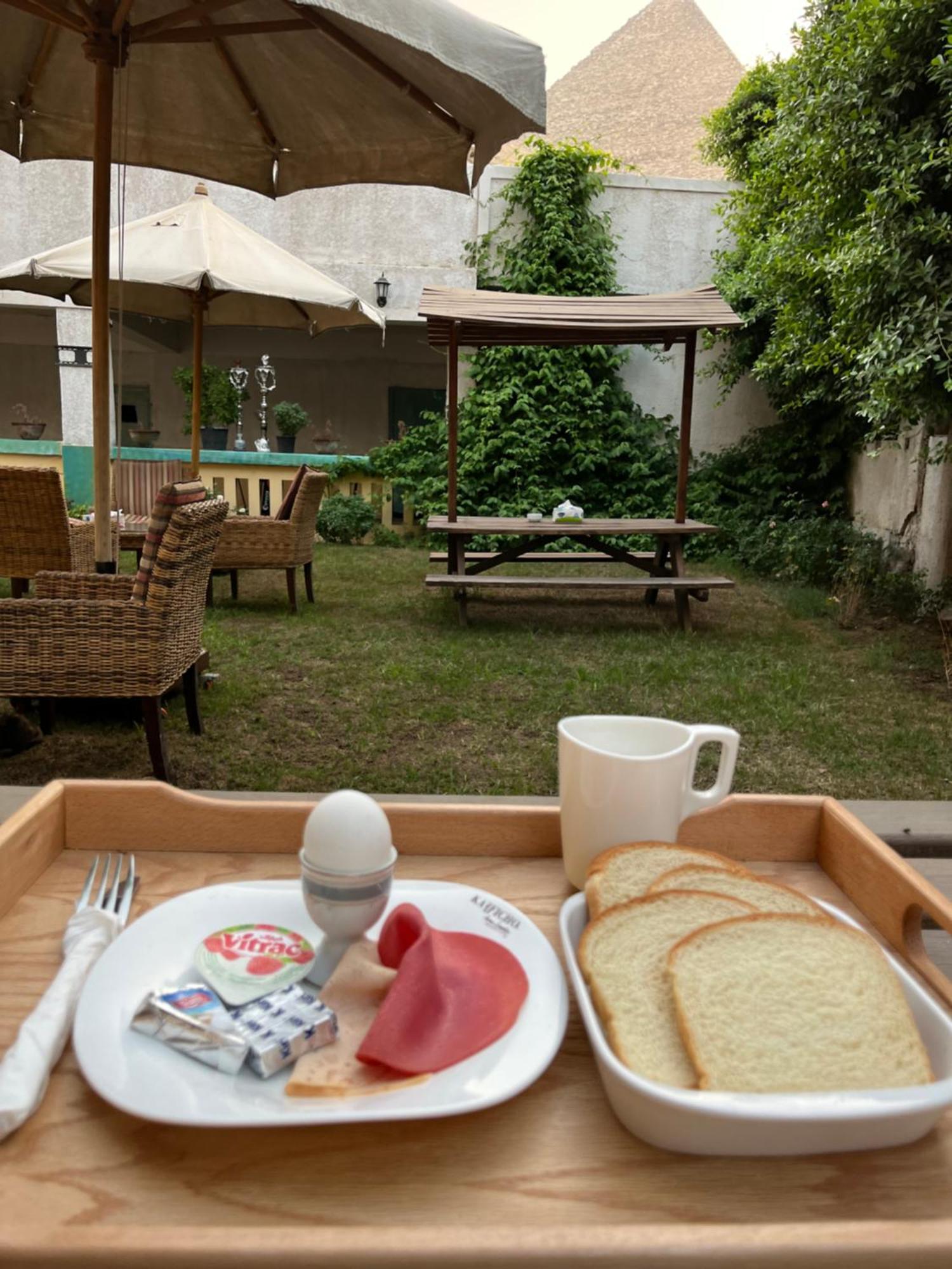 The Grand Pyramids View Hotel Kafret el-Gabal Extérieur photo