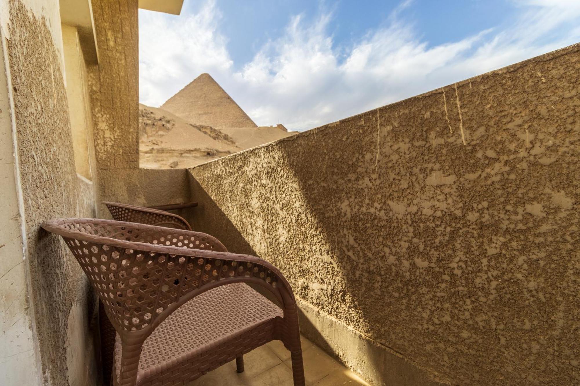 The Grand Pyramids View Hotel Kafret el-Gabal Chambre photo