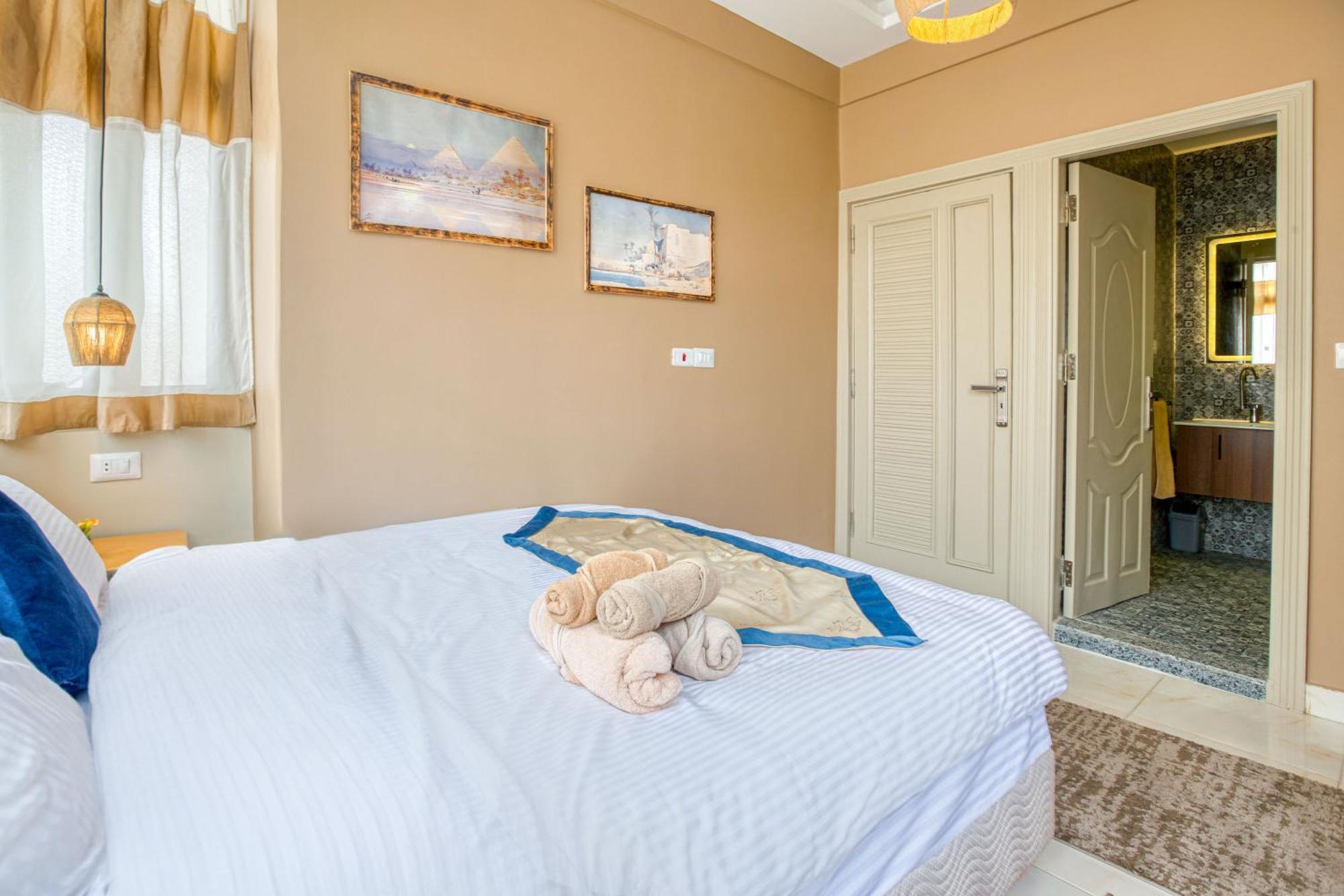 The Grand Pyramids View Hotel Kafret el-Gabal Chambre photo